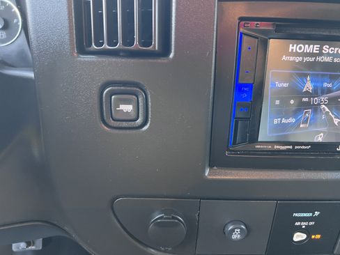 Used 2019 GMC Savana 2500 w/ Driver Convenience Package image 28