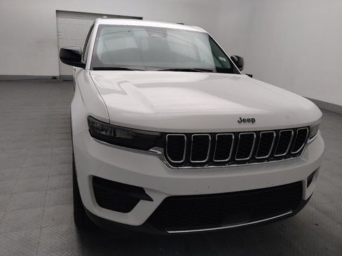 Used 2024 Jeep Grand Cherokee Laredo RWD image 14