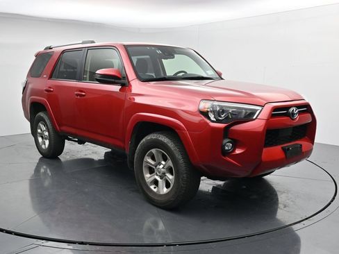 Used 2024 Toyota 4Runner SR5 AWD/4WD image 2