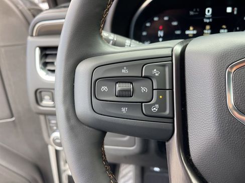 Used 2023 GMC Yukon XL AT4 image 17