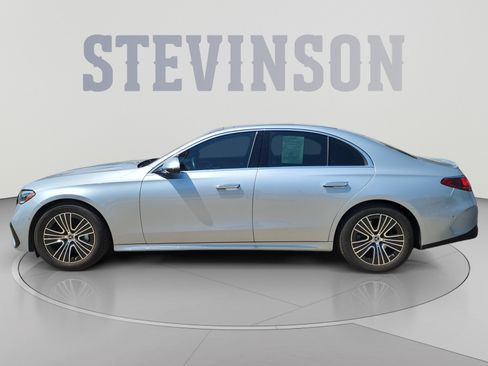 Used 2024 Mercedes-Benz E 350 4MATIC Sedan image 2