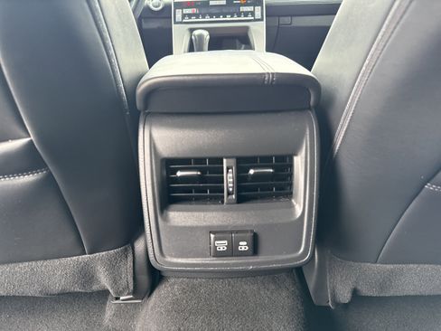 Used 2022 Toyota Avalon XLE FWD image 65