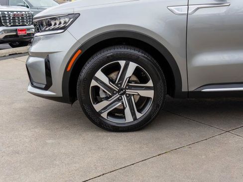 Certified 2023 Kia Sorento EX image 28