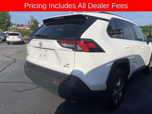 Used 2025 Toyota RAV4 LE AWD/4WD image 11