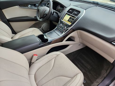 Used 2017 Lincoln MKX Reserve image 17