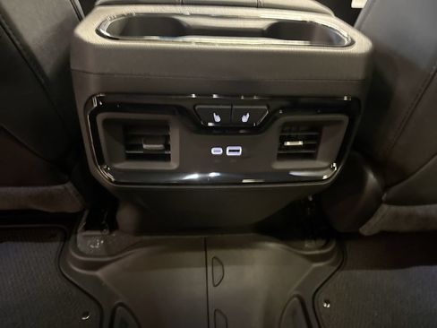 New 2026 GMC Sierra 1500 AT4 w/ AT4 Premium Package AWD/4WD image 22