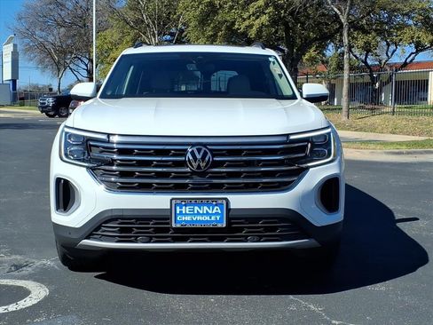 Used 2024 Volkswagen Atlas SE image 2