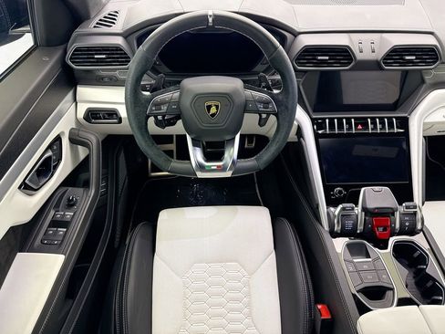 Used 2019 Lamborghini Urus AWD/4WD image 10