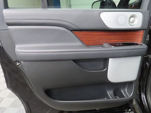 Used 2023 Lincoln Navigator L Reserve w/ Equipment Group 201A image 71