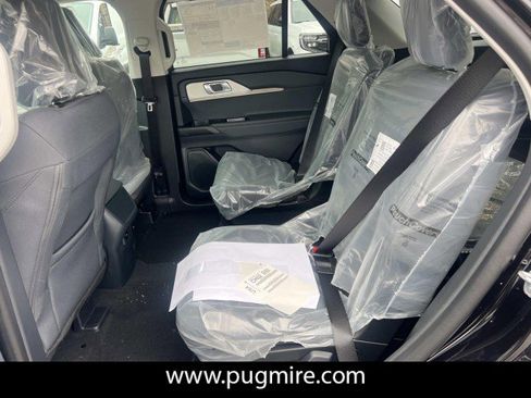 New 2026 Ford Explorer Active RWD image 13