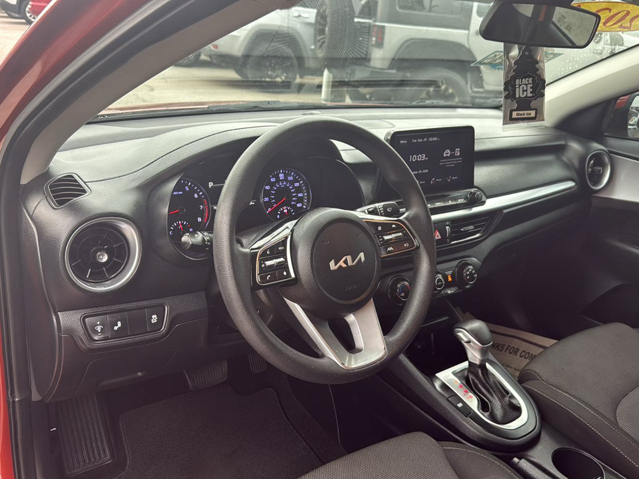 Used 2024 Kia Forte LXS w/ LXS Technology Package FWD image 8