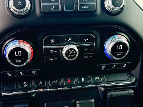 Used 2021 GMC Sierra 1500 SLT image 15