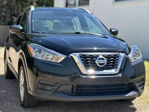 Used 2019 Nissan Kicks S FWD image 14