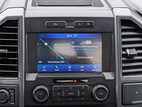 Used 2019 Ford F150 XLT w/ Equipment Group 302A Luxury AWD/4WD image 10