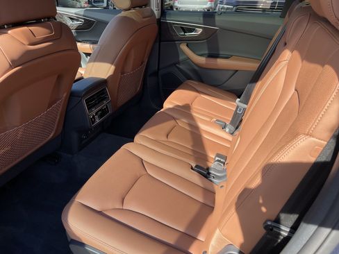 Used 2023 Audi Q7 3.0T Prestige image 16