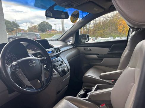 Used 2011 Honda Odyssey Touring Elite image 7