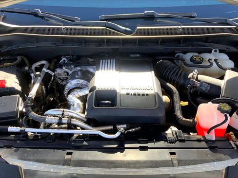 Used 2023 Chevrolet Suburban LT w/ Luxury Package image 32