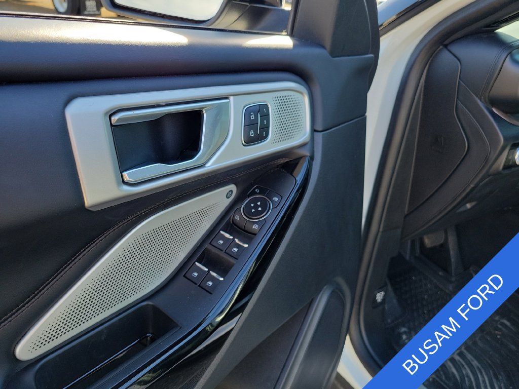 Used 2023 Ford Explorer Platinum w/ Technology Package AWD/4WD image 15