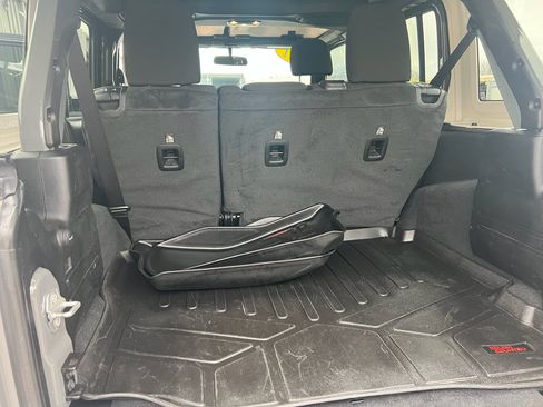 Used 2021 Jeep Wrangler Unlimited Sport image 10