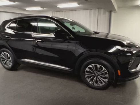 Certified 2025 Buick Envision Preferred AWD/4WD image 2