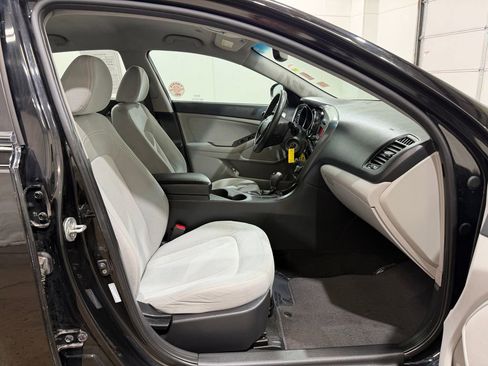 Used 2011 Kia Optima LX w/ Convenience Pkg FWD image 20