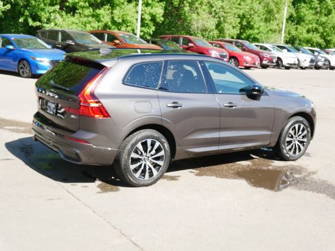 Certified 2025 Volvo XC60 B5 Plus AWD/4WD image 7