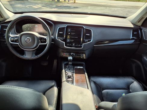 Used 2018 Volvo XC90 T5 Momentum w/ Convenience Package FWD image 12