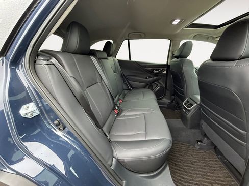 Used 2025 Subaru Outback Limited image 11