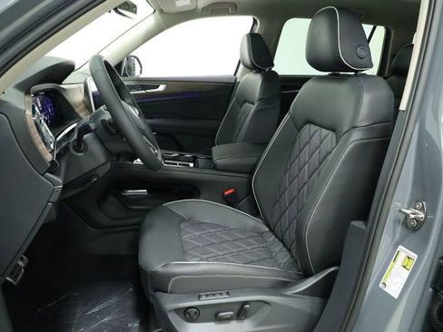 New 2026 Volkswagen Atlas SEL Premium R-Line AWD/4WD image 32
