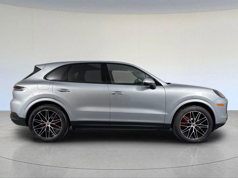 New 2026 Porsche Cayenne S image 9