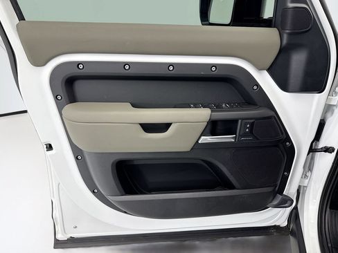 Used 2026 Land Rover Defender 110 S AWD/4WD image 23