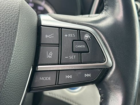 Used 2021 Toyota Highlander LE image 38