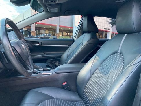 Used 2022 Toyota Camry SE FWD image 10