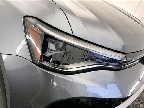 Used 2025 Volkswagen Taos SE w/ Panoramic Sunroof Package image 28