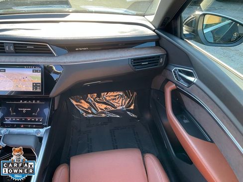 Used 2019 Audi e-tron Prestige w/ Prestige Package image 63