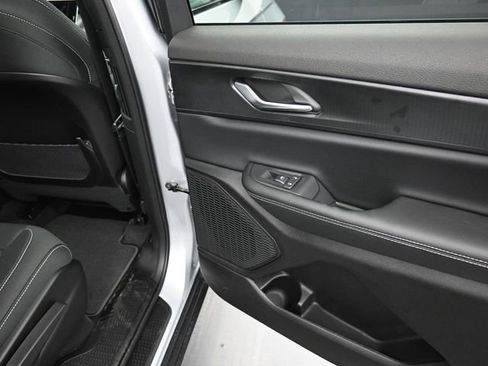 New 2026 Jeep Grand Cherokee L 4WD image 21