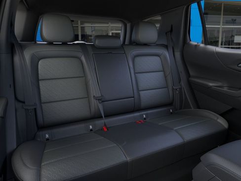 New 2026 Chevrolet Equinox LT w/ Convenience Package II FWD image 17