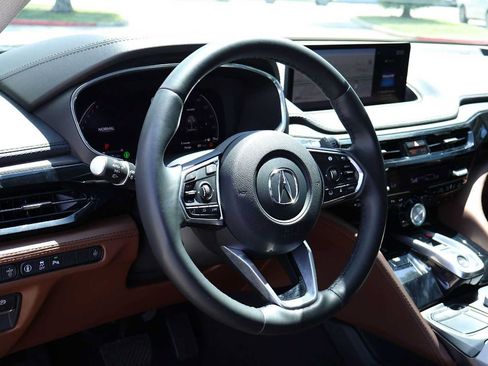 Used 2023 Acura MDX SH-AWD w/ Advance Package image 2