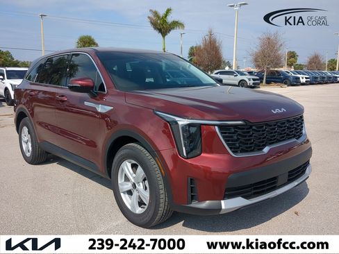 New 2025 Kia Sorento LX image 2