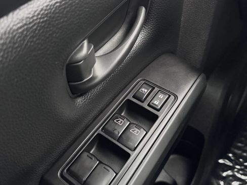 Used 2019 Nissan Titan S w/ S Utility Package image 21