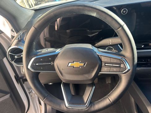 Used 2025 Chevrolet Equinox LT image 28