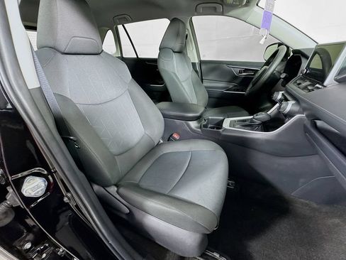 Used 2025 Toyota RAV4 XLE FWD image 33