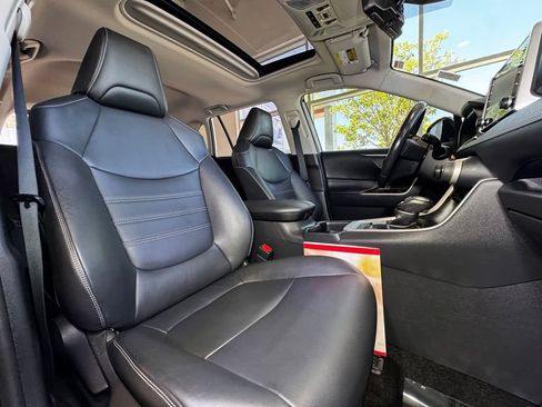 Used 2019 Toyota RAV4 XLE Premium AWD/4WD image 49
