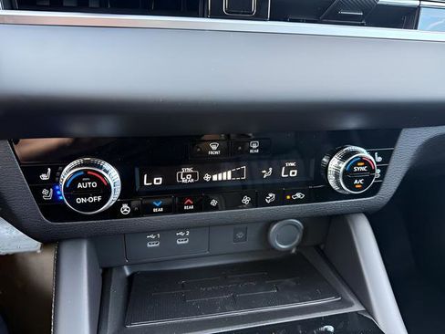 New 2026 Mitsubishi Outlander SEL image 21