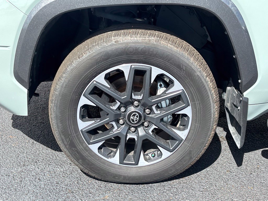 Used 2026 Toyota Tundra Limited AWD/4WD image 27