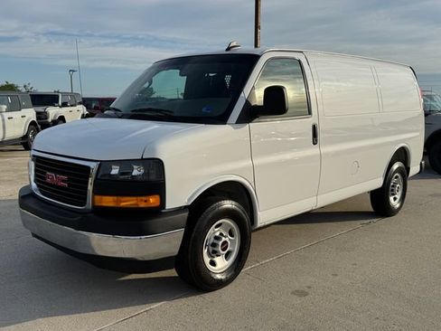 Used 2025 GMC Savana 2500 w/ Driver Convenience Package RWD image 10