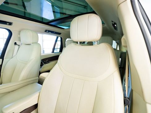 Used 2024 Land Rover Range Rover Long Wheelbase SE image 34