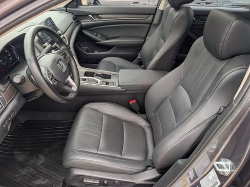 Used 2021 Honda Accord Touring image 17