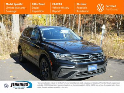 Used 2022 Volkswagen Tiguan SE w/ Panoramic Sunroof Package
