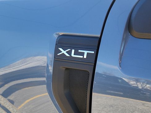 New 2025 Ford Maverick XLT w/ XLT Luxury Package image 17